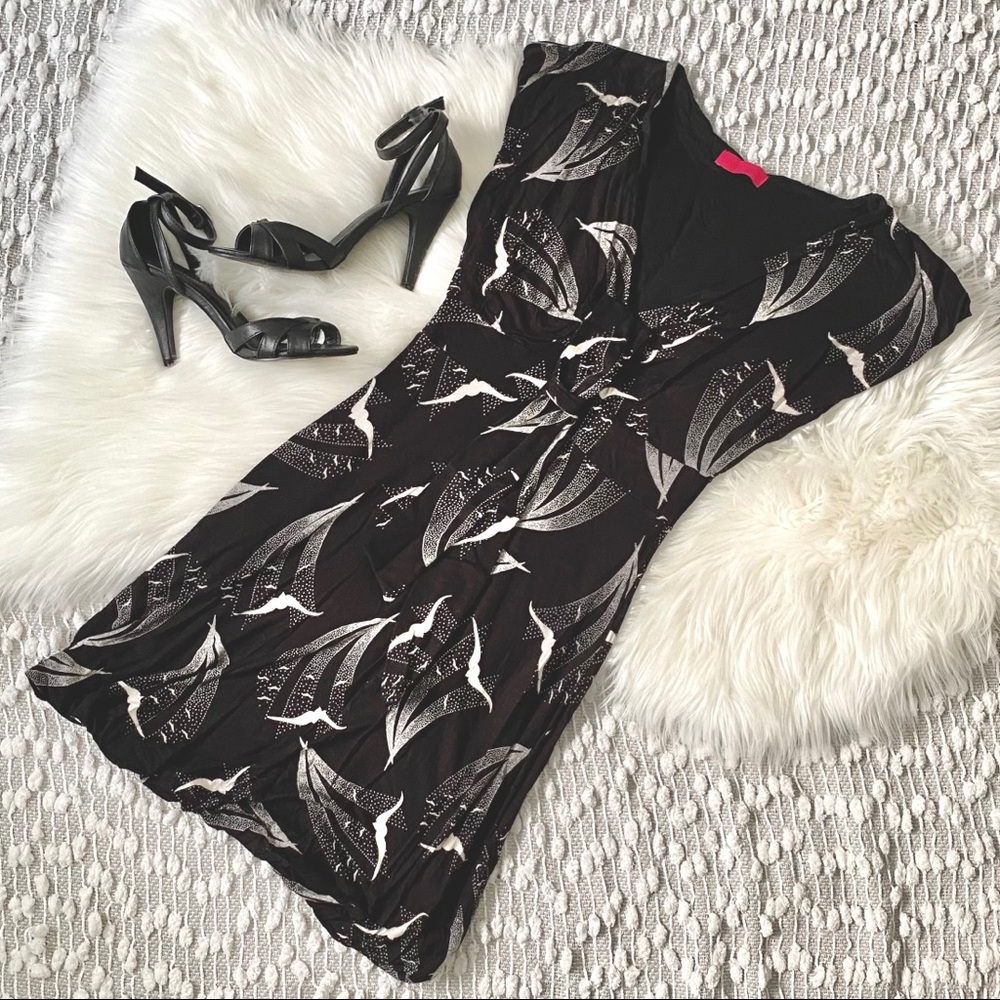 (UK) Black & White Dress